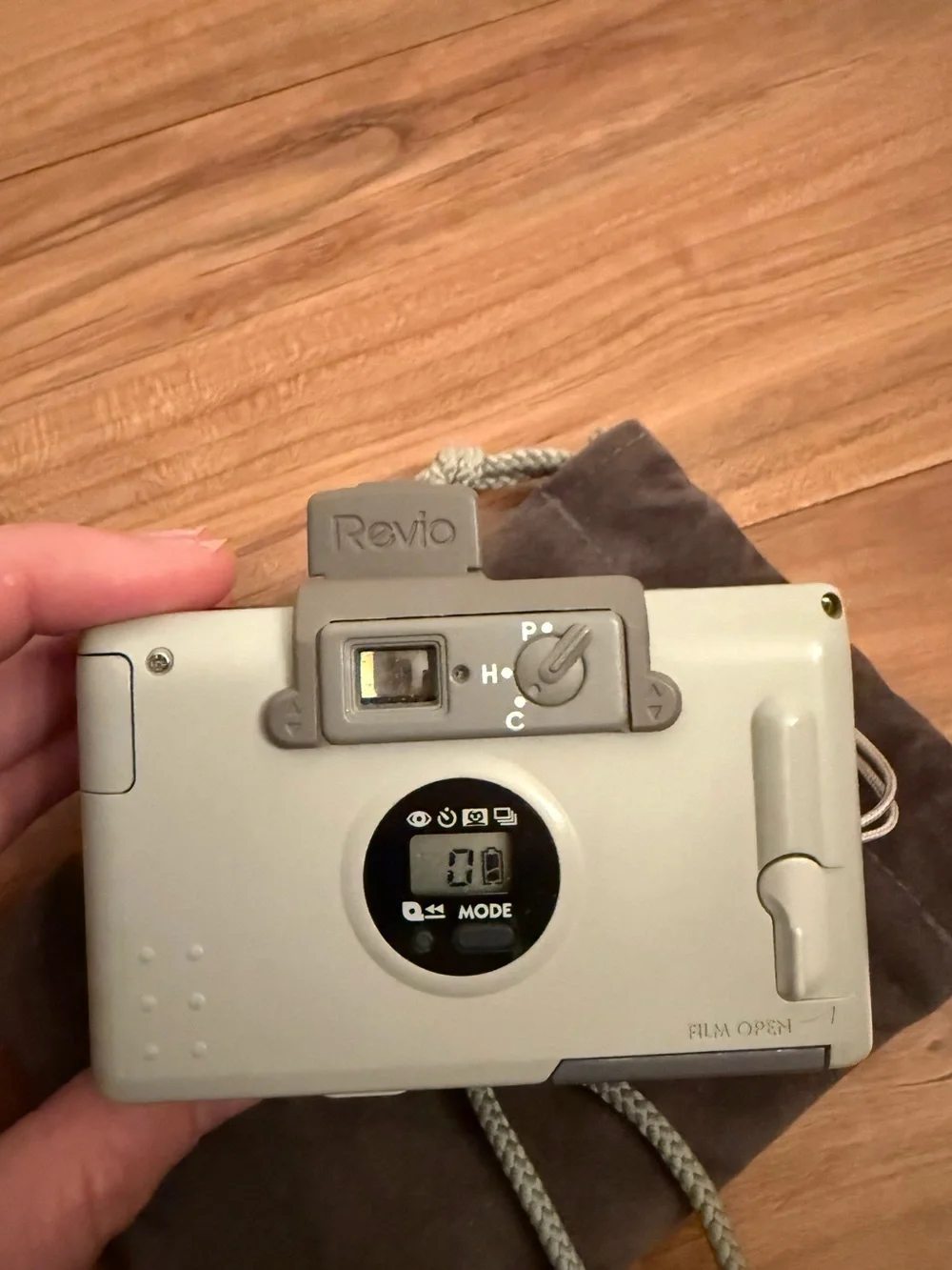Vintage Konica Revio APS 24mm Point & Shoot Film Camera with Carrying Case